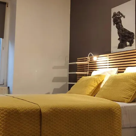 Apartment De Charme 1860-1900